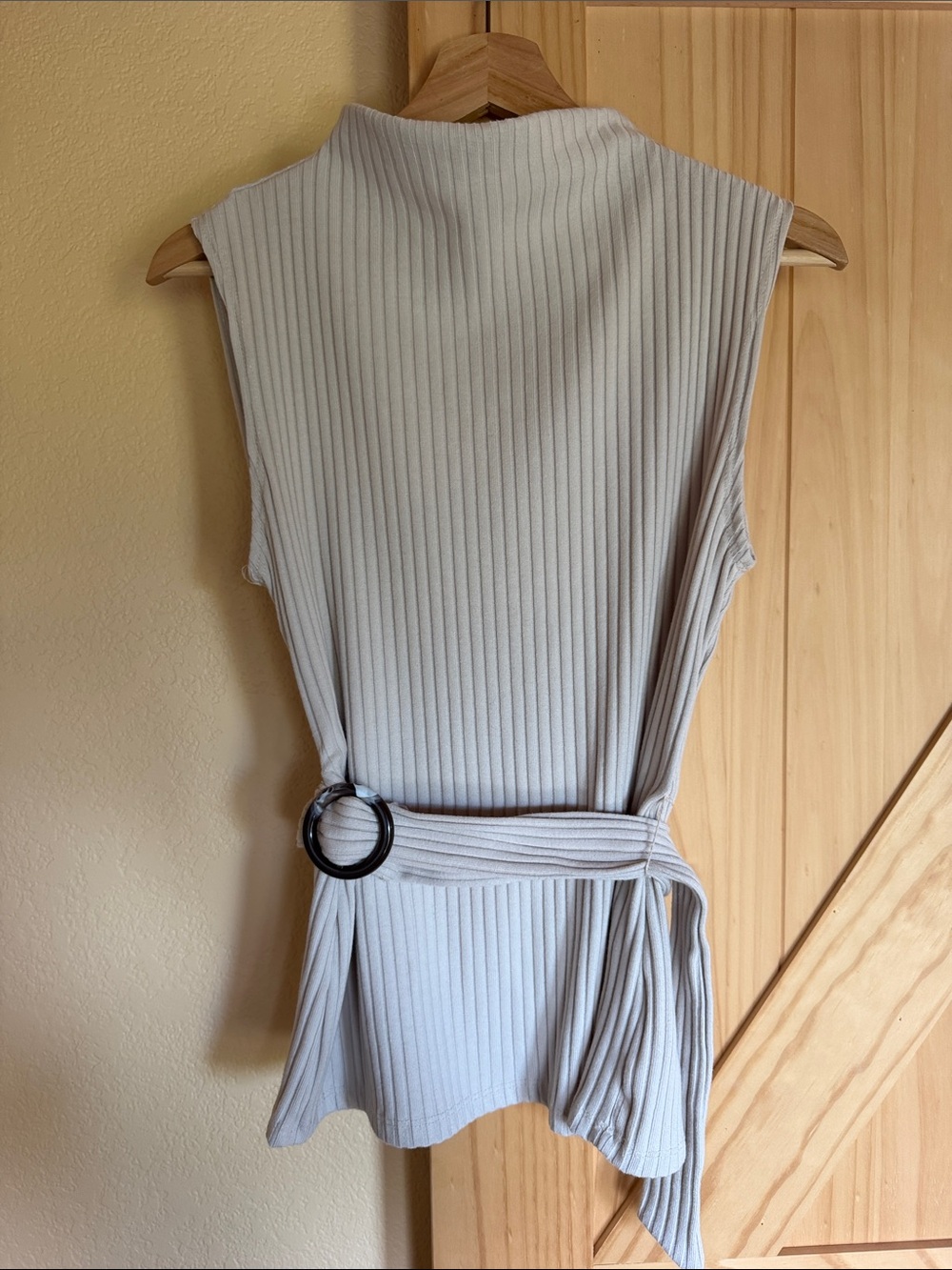 Zara Round Resin Belt Buckle in Dark Brown and Cream